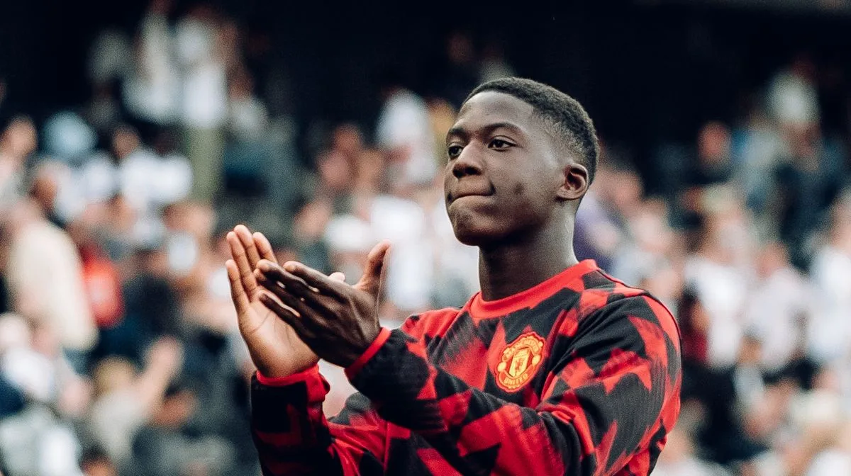 Kobbie Mainoo Faces Two Choices at Manchester United in Test of Nerve