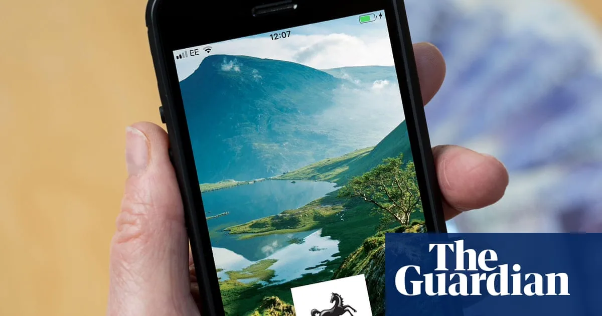 Lloyds and Halifax Hit by Major Online Banking Outage