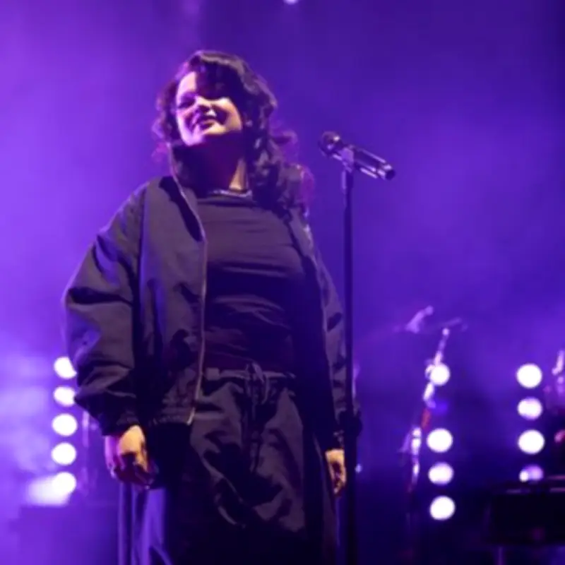 Lola Young Makes Triumphant Return at Manchester's O2 Apollo