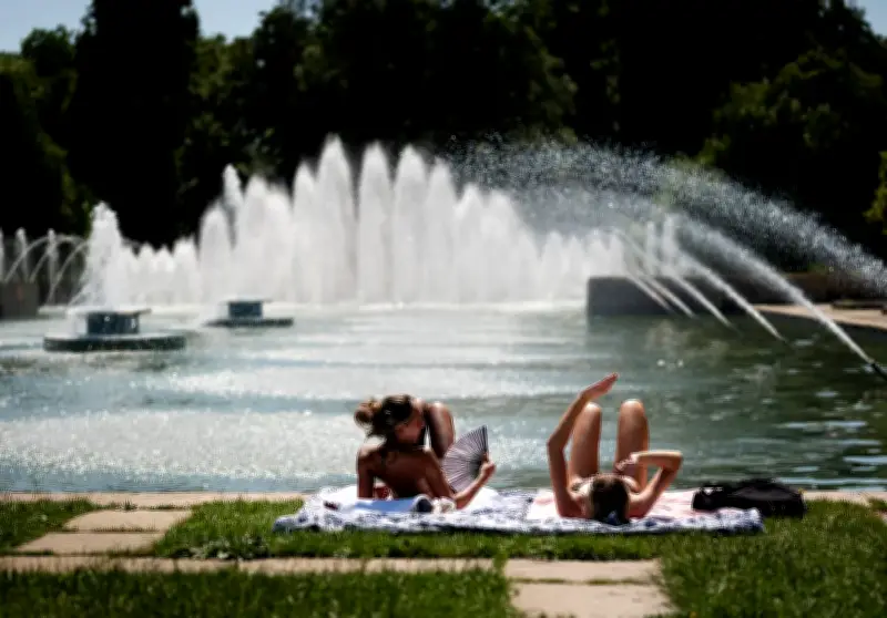 London Ambulance Warns on Alcohol as UK Heatwave Breaks June Records
