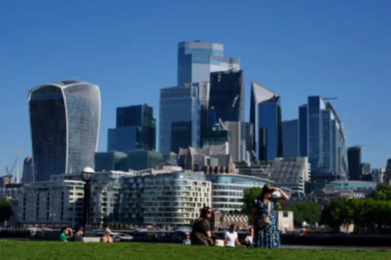 London Heatwave: How Long Will Scorching 35C Temperatures Last?
