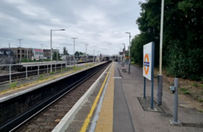London Overground Driver Distracted by Phone Caused Ramp Incident