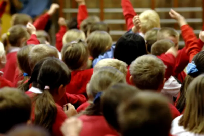 London Schools Close Early as Red Heat Warning Issued for UK
