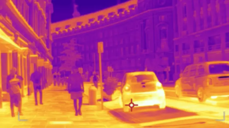 London's Oxford Street, Regent Street Hit 56C in Record Heatwave