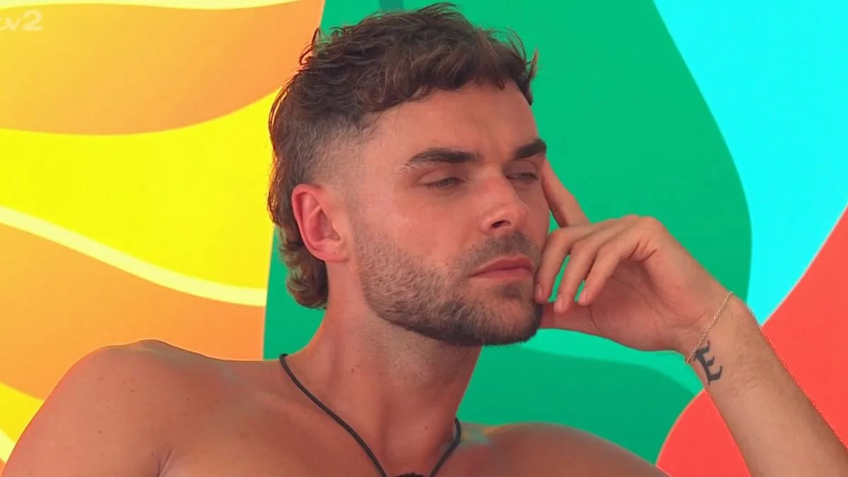 Love Island Fans Demand Harry's Exit After 'Wild' Comment to Helena