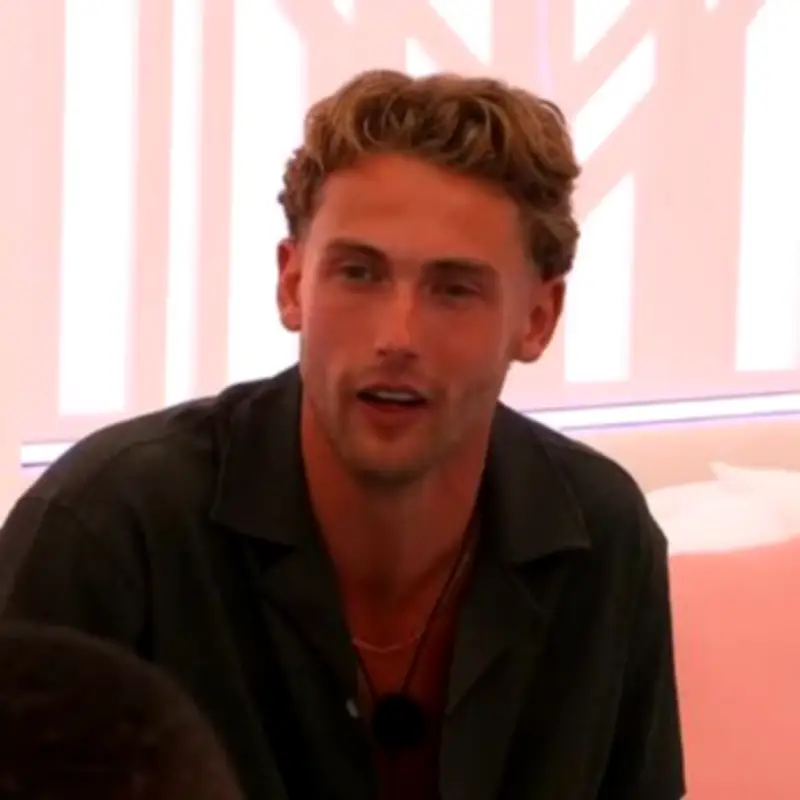 Love Island's Tommy Murphy Wedding Snaps Explained: He's Not Really Married