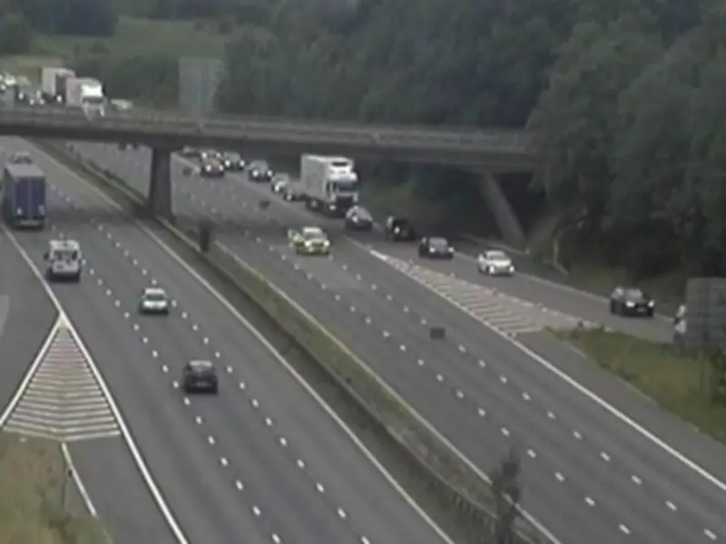 M1 Northbound Closed in Leicestershire After Serious Crash, Air Ambulance Called