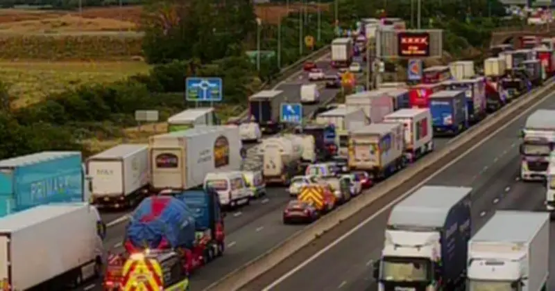 M1 Southbound Closed After Multi-Vehicle Crash in Buckinghamshire