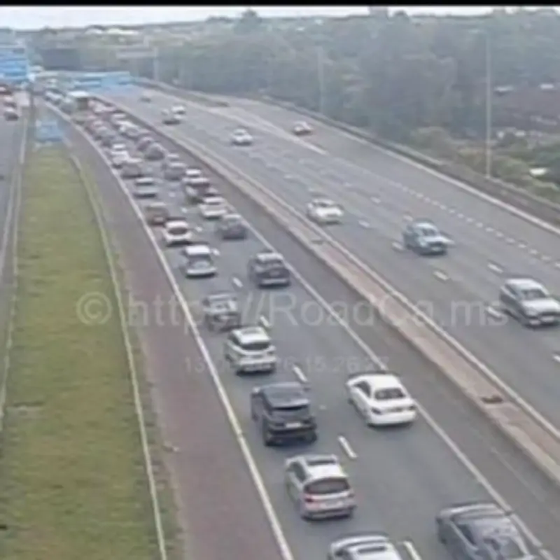 M60 Crash Causes Long Delays and Lane Closures on Barton Bridge