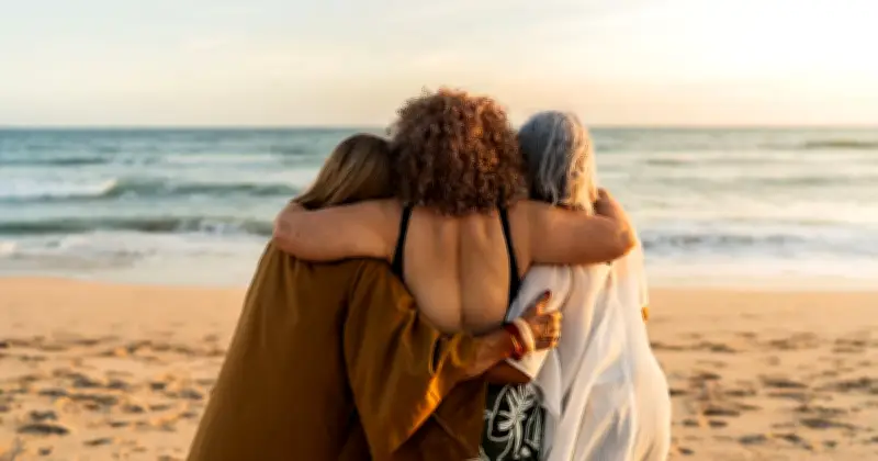 Making Friends in Later Life Can Reorganise Your Brain, Experts Say