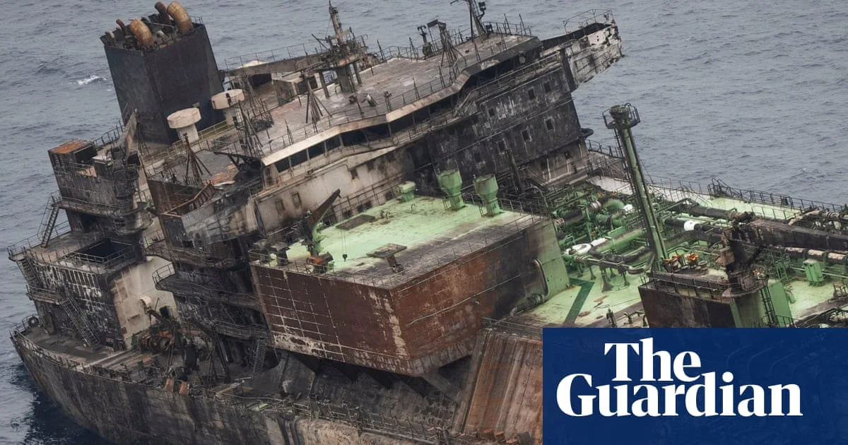 Damaged Russian Ghost Tanker Drifts into Libyan Waters, Raising Ecological Fears