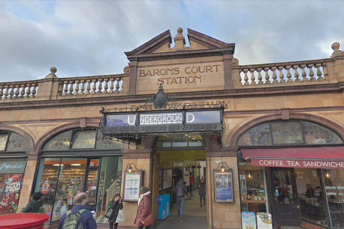 Man Arrested After 12-Hour Standoff on Tube Train Roof