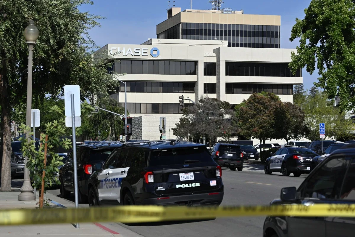 Man Barricades Himself Inside Bakersfield Bank with Hostages