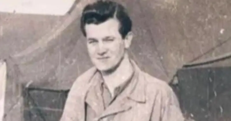 Man Claims Grandfather Is Time Traveller Holding iPhone in 1940s Photo