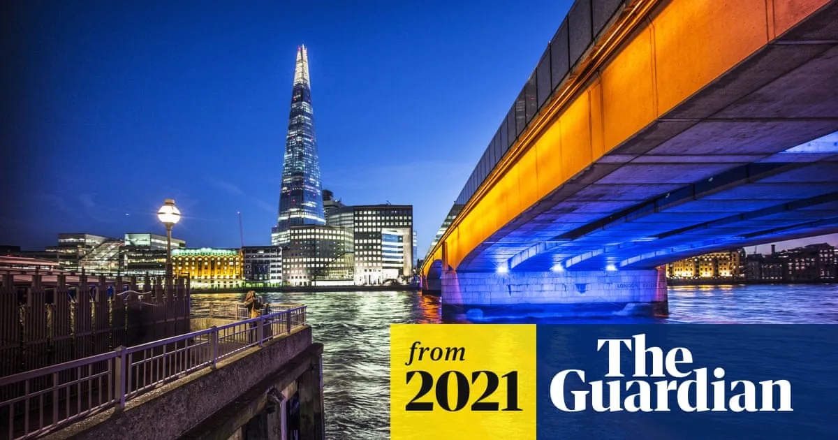 Man Dies After Jumping Into Thames to Rescue Woman at London Bridge