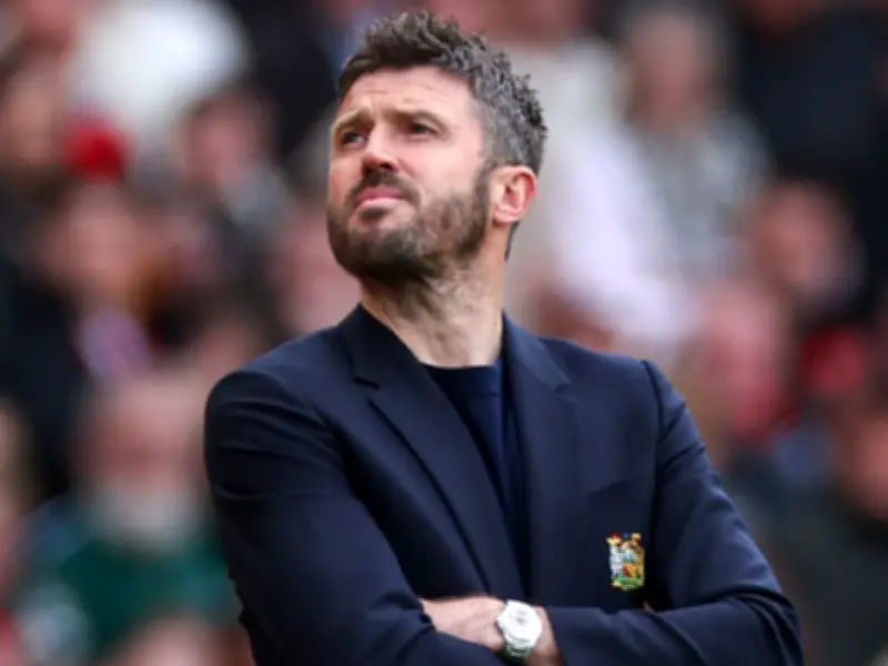 Man United Face Leeds Battle for Shea Charles as Transfer Race Heats Up