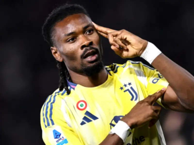 Man United Handed Clear Deadline in Liverpool Race for £35m Star
