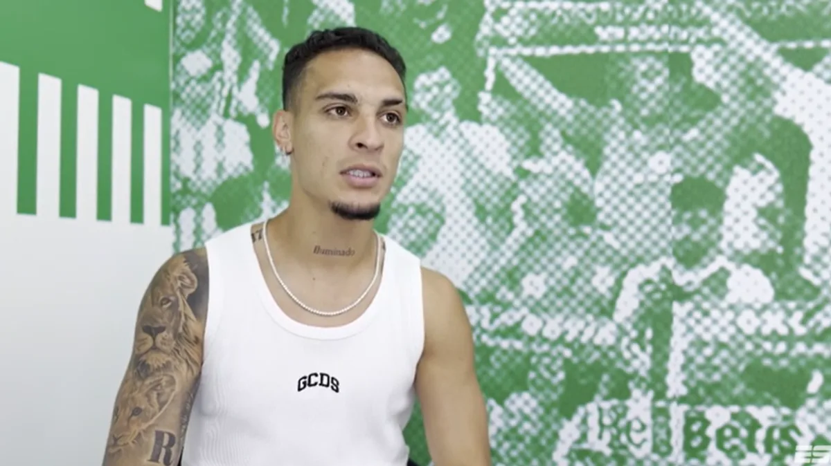 Antony Claims 'Disrespect' at Manchester United After Being Exiled to Train Alone