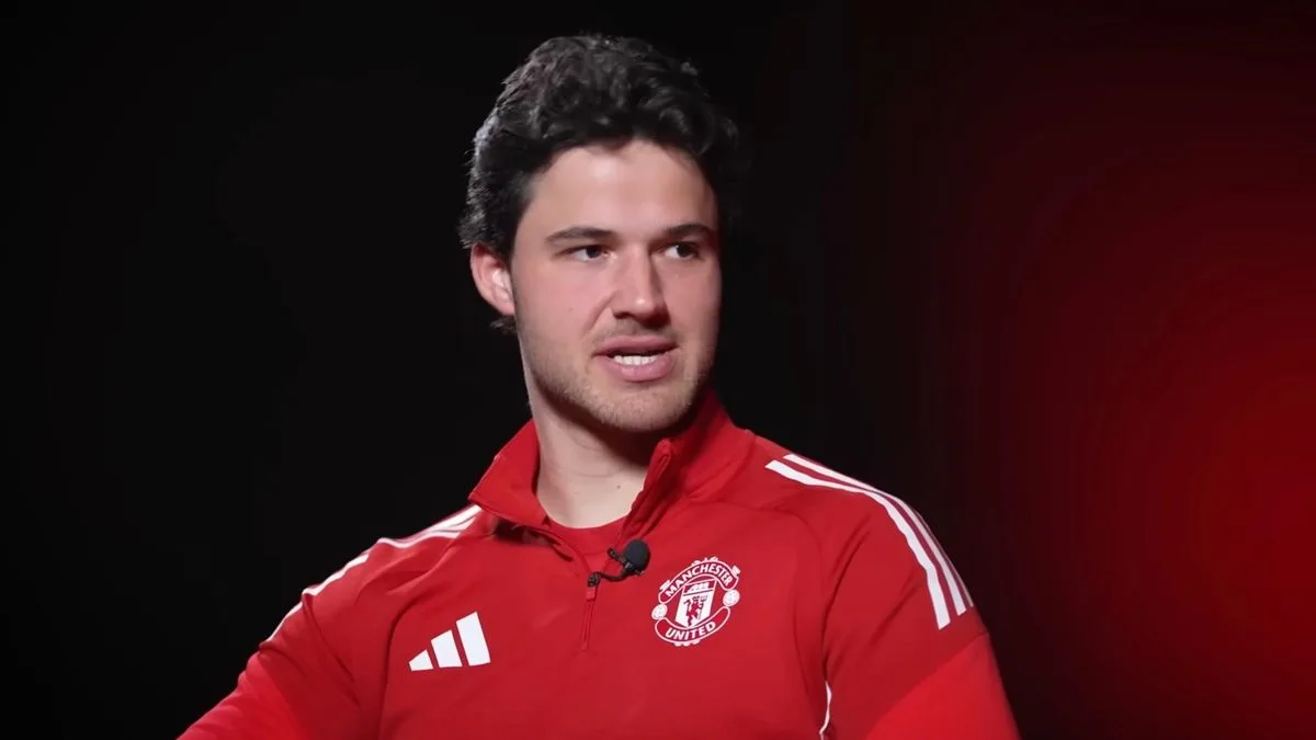 Man Utd's Lammens Credits Books for Success Under Carrick