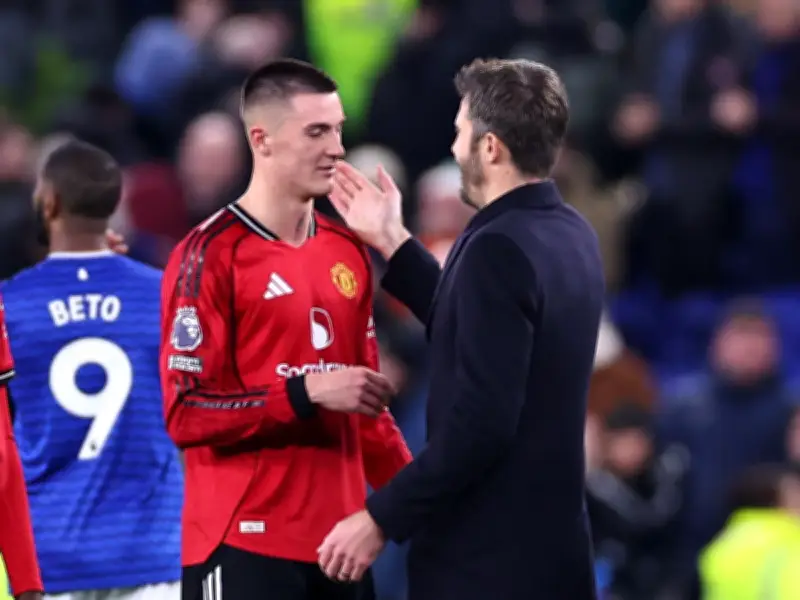 Manchester United Unfazed by Barcelona Interest in Benjamin Sesko