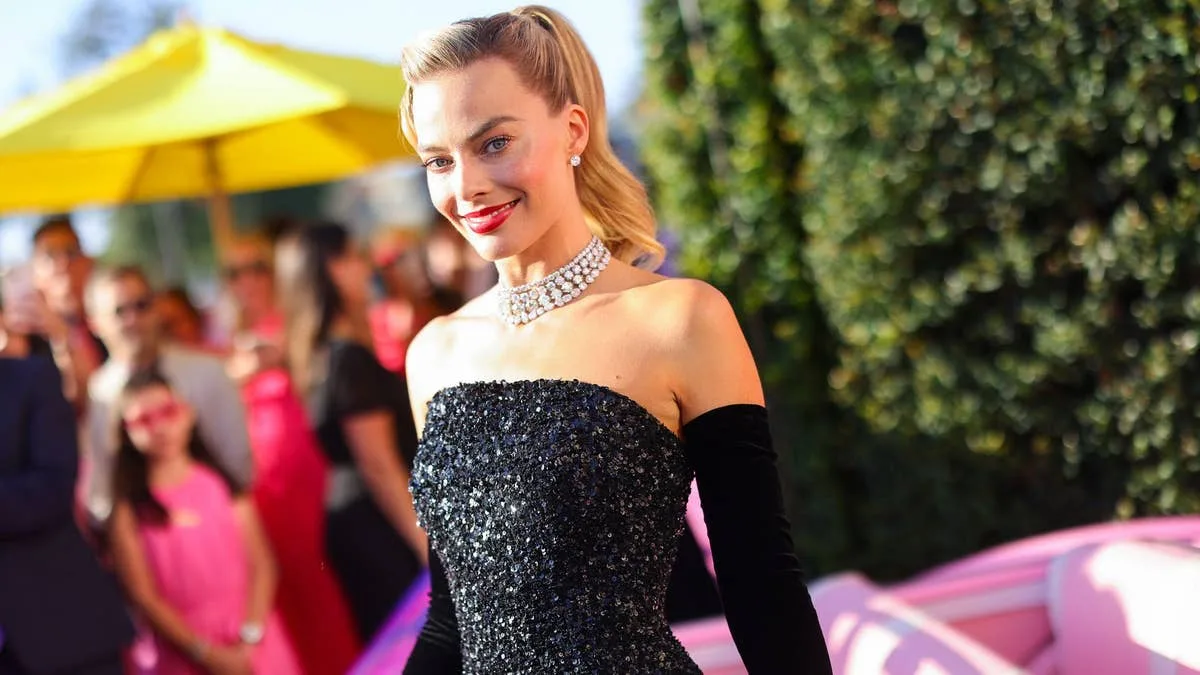 Margot Robbie's Heartwarming Sign Language Moment Resurfaces