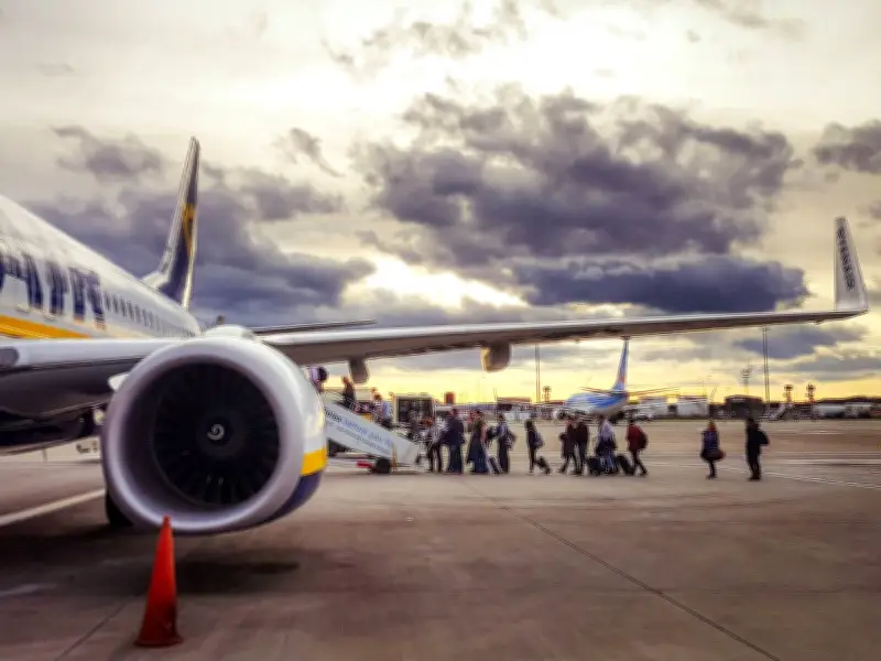 Martin Lewis: Ryanair Finally Allows Free Parent-Child Seating