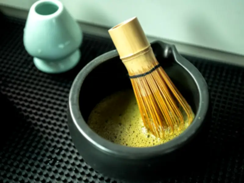 Matcha vs Green Tea: Key Differences, Caffeine Content, and Preparation