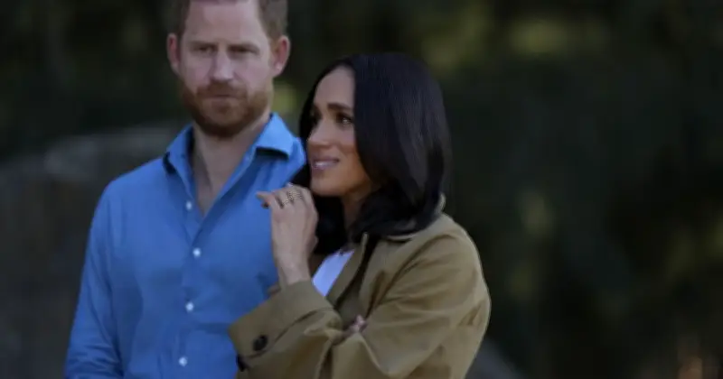 Meghan and Harry Welcome UK Social Media Ban for Under-16s