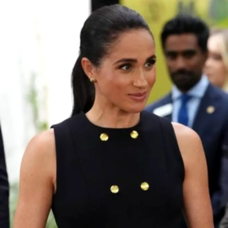 Meghan Markle's Ring Snub Angers Princess Diana Fans