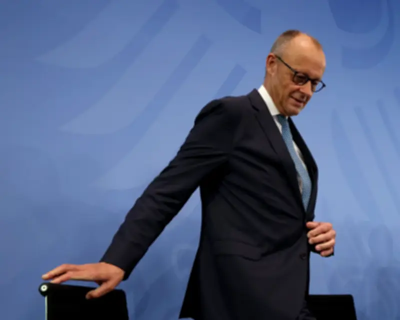 Merz Backs Plan to Raise German Retirement Age to 70 by 2090s