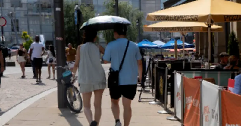 Met Office Extends Red Warning as Heatwave Breaks Records Across UK