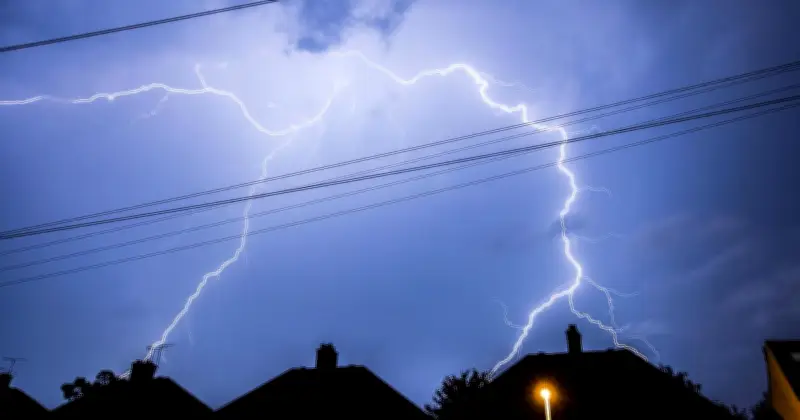 Met Office Issues 24-Hour Thunderstorm Warning for 31 Areas on Friday