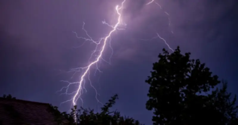 Met Office Issues New Thunderstorm Warning: 18 Areas at Risk of Power Cuts