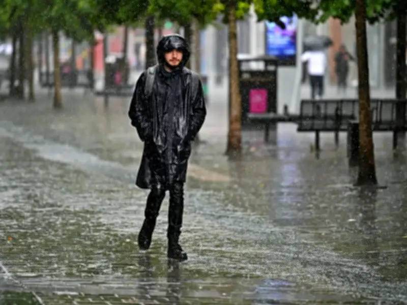 Met Office Thunderstorm Warnings for Scotland: Heavy Rain and Large Hail