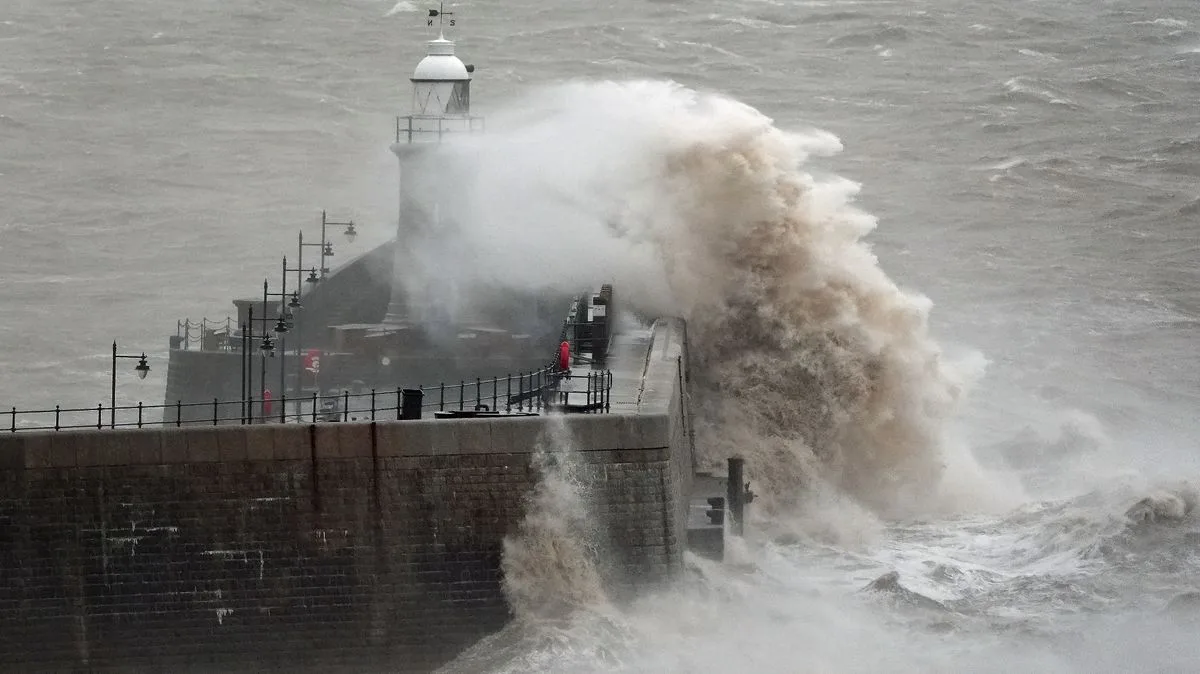Met Office Warns Storm Erin to Bring Violent Winds and Rain to UK