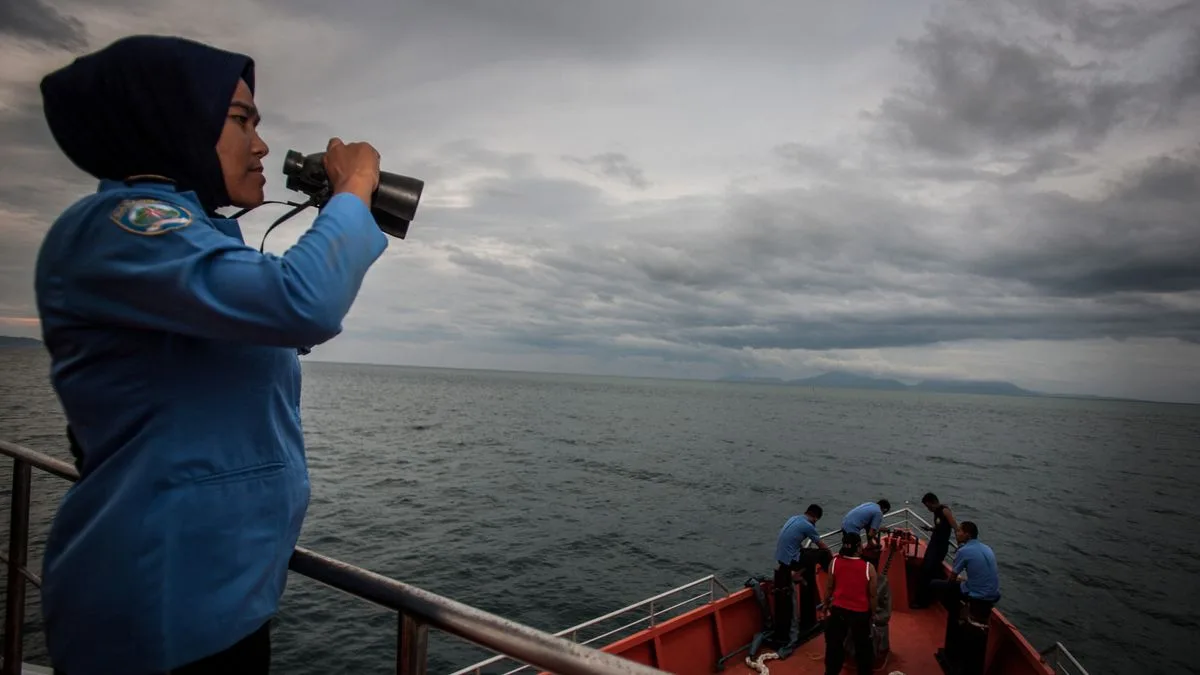 Oil rig worker claims he saw MH370 on fire