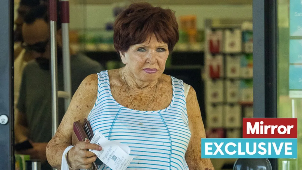 Mick Hucknall's Mother Expresses No Regret Over Abandoning Him as a Child