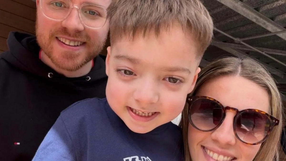 Mirror Sends Boy, 5, to Legoland Before Possible Blindness