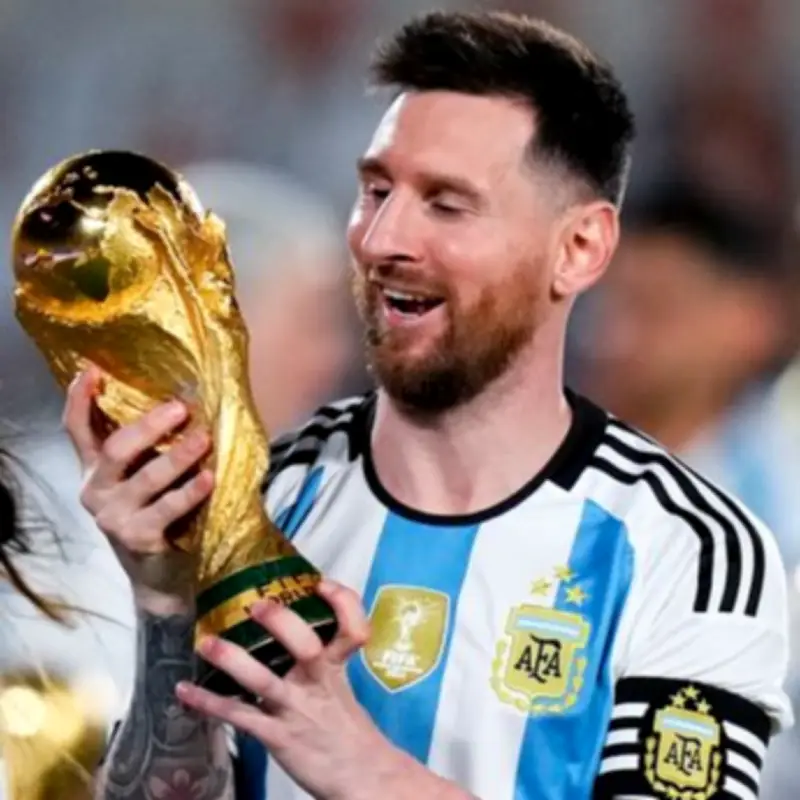 Miss BumBum Suzy Cortez Backs Messi and Argentina for World Cup Repeat