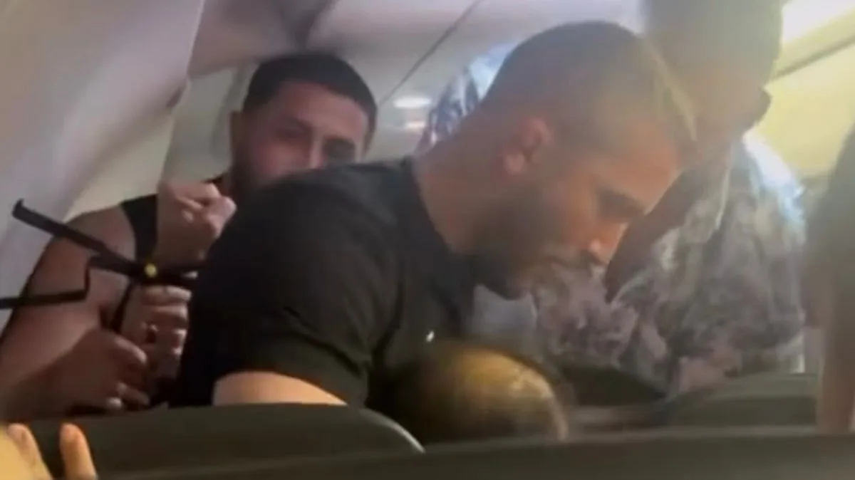 MMA Fighter Subdues Passenger Who Tried to Open Plane Door Mid-Flight