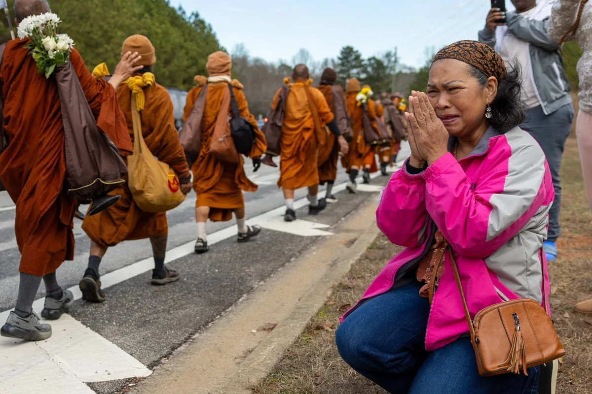 Buddhist Monks and 'Peace Dog' Continue US Walk for Peace After Accident