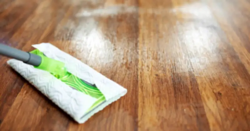 Mop Wood Floors with Black Tea to Repel Dust and Restore Shine