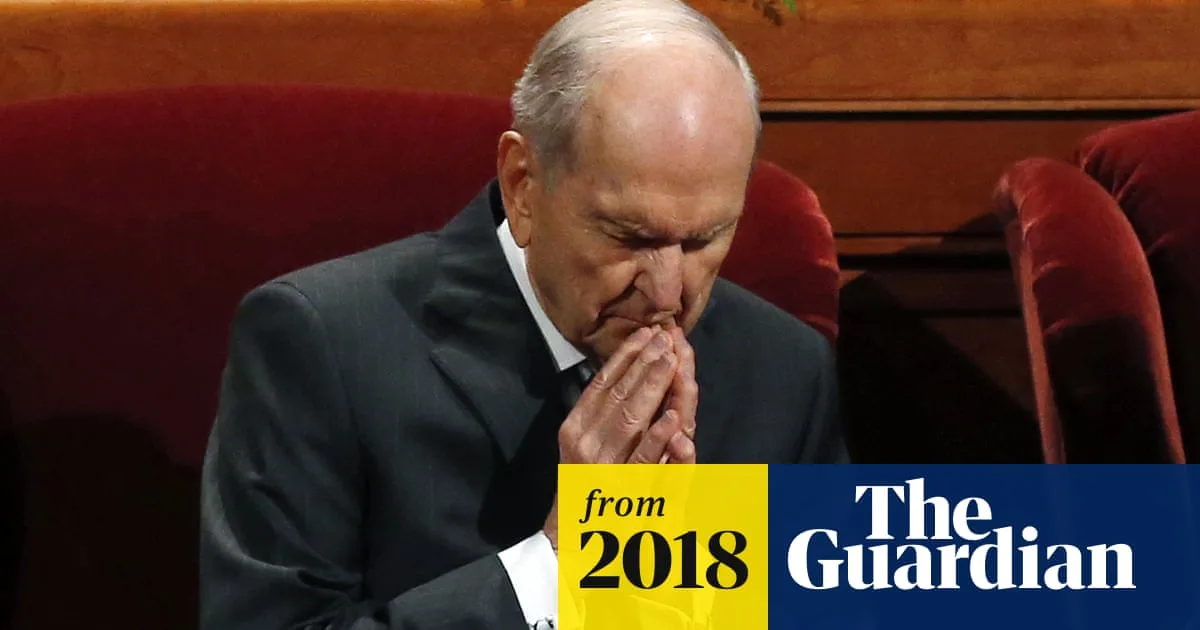 Mormon Women Navigate Social Media Fast Amid Campaigns and Work