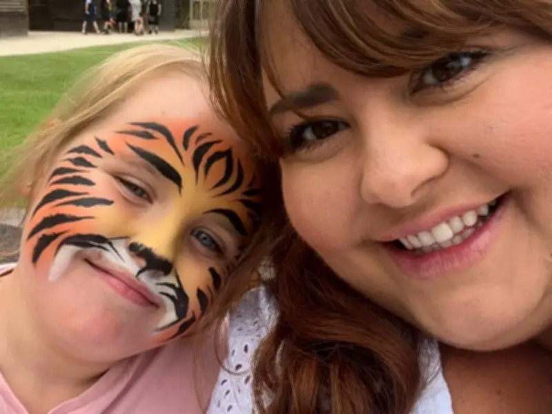 Mother fears social media ban will cause withdrawal symptoms in 10-year-old daughter