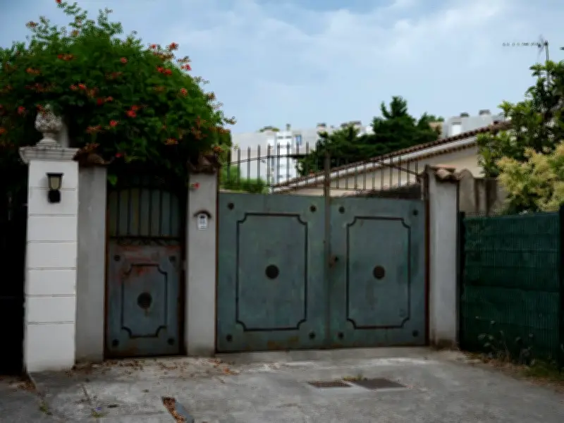 Mother Forgets Children Found Dead in Car During France's 40C Heatwave