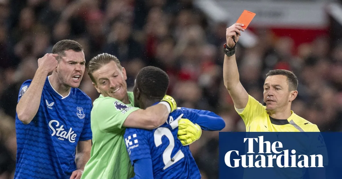 Moyes' Everton Beat Manchester United After Gueye Red Card