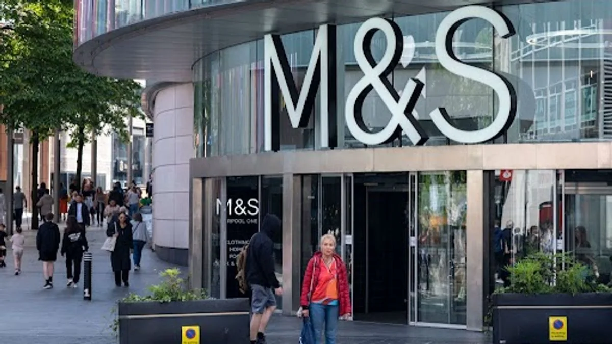 M&S Summer Beauty Bag Worth £230 Available for £24 in Clever Deal