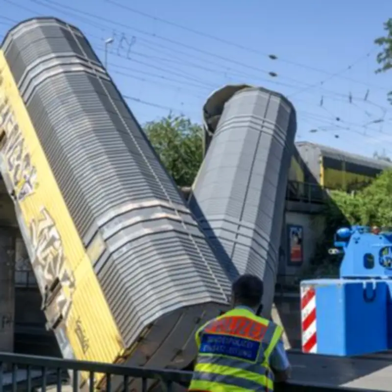 Munich Freight Train Crash Kills One, Carriages Plunge Off Bridge