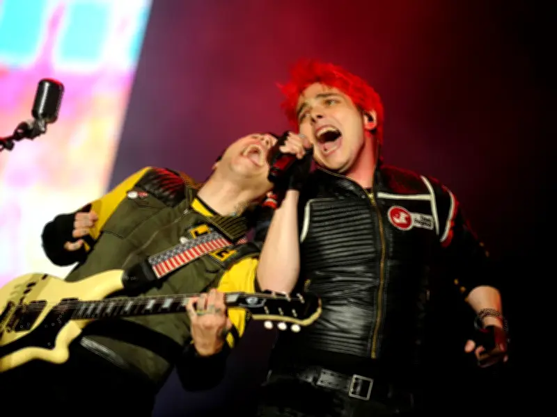 My Chemical Romance Fans See Google Change as Black Parade Tour Starts
