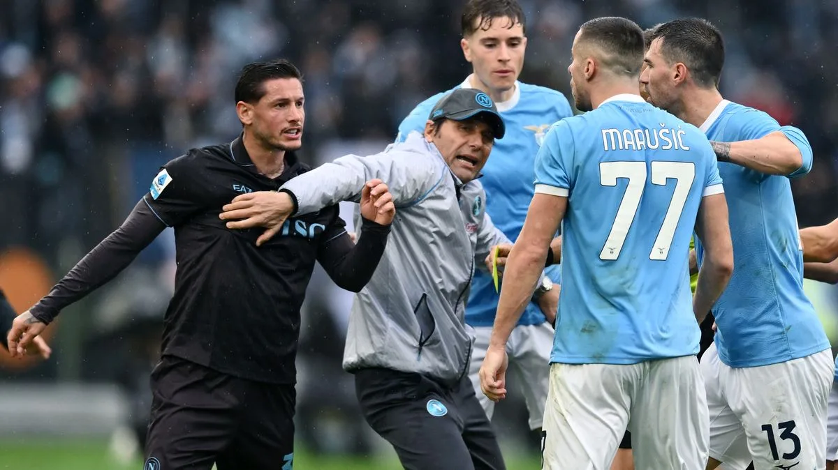 Napoli Win 2-0 as Three Sent Off in Lazio Brawl